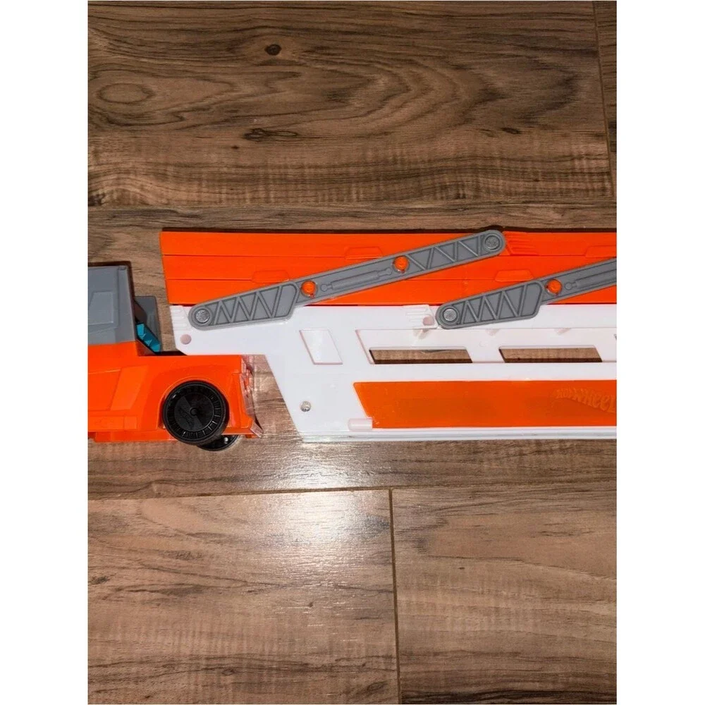 Hot Wheels Mega Hauler